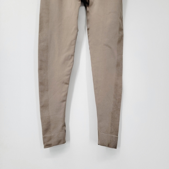SET Active Leggings Size Medium Stardust Canoe Sand Taupe Minimalist Neutral - Picture 15 of 16
